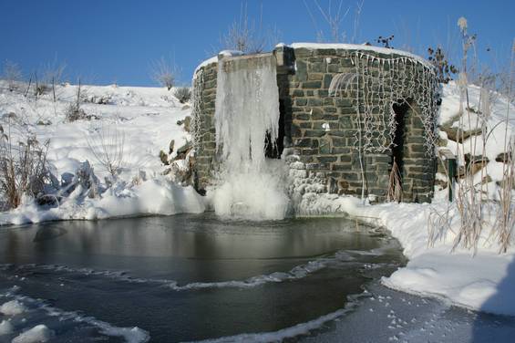 Wasserfall im Paradiesgart'l im Winter