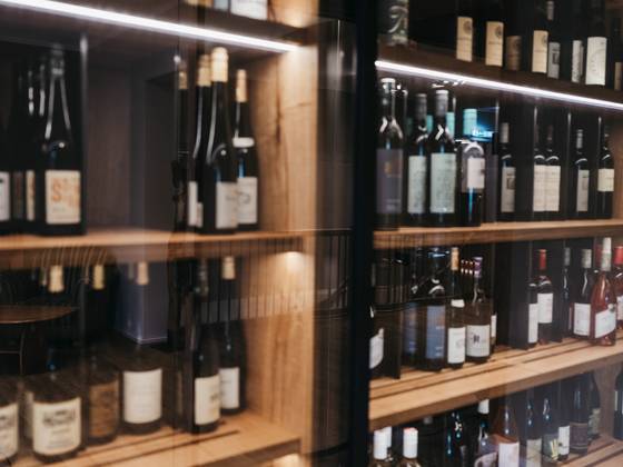 Weinschrank im Restaurant