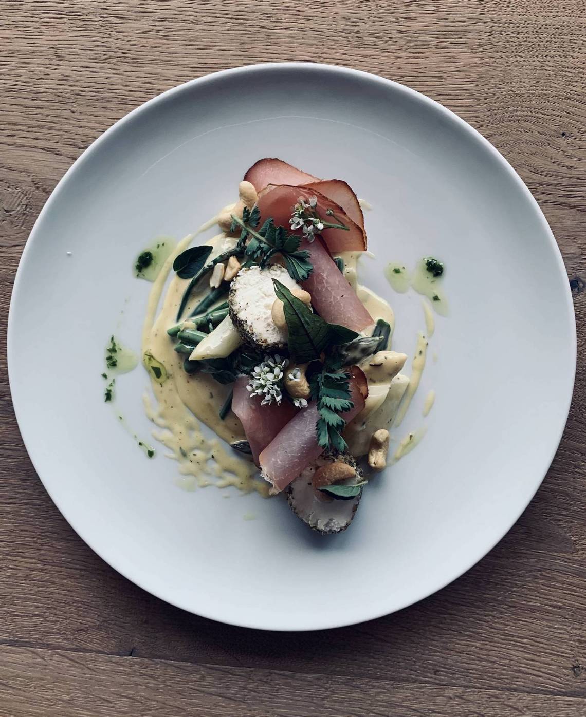 Spargelsalat mit Rohschinken im Naturhotel Molzbachhof