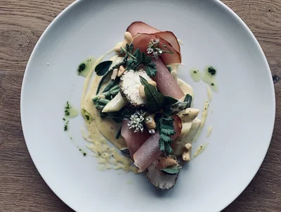 Spargelsalat mit Rohschinken im Naturhotel Molzbachhof.