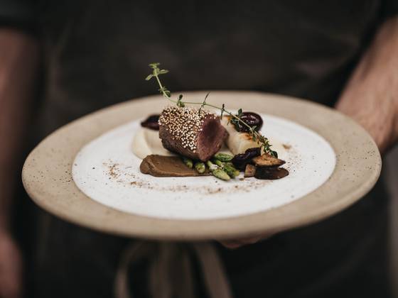 Rehrücken mit Kirsche im Gaumenkitzel