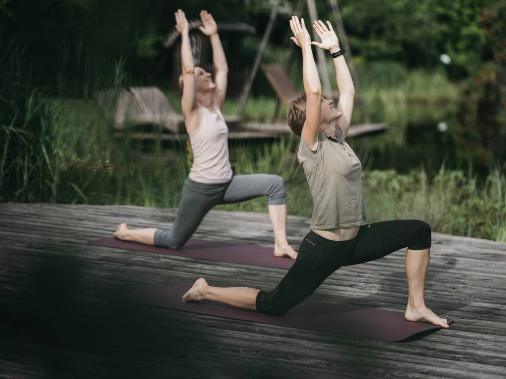 Yoga im Molzbachhof (c) Heldentheater