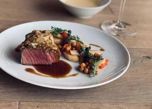 Kirchberger Rinderfilet mit Marchfeldspargel im Gourmetrestaurant Molzbachhof