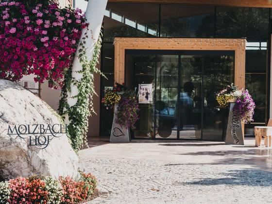 Eingang zum Naturhotel Molzbachhof