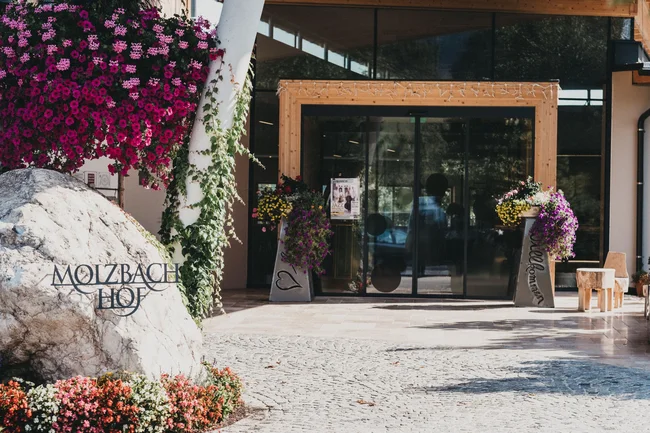 Eingang zum Naturhotel Molzbachhof