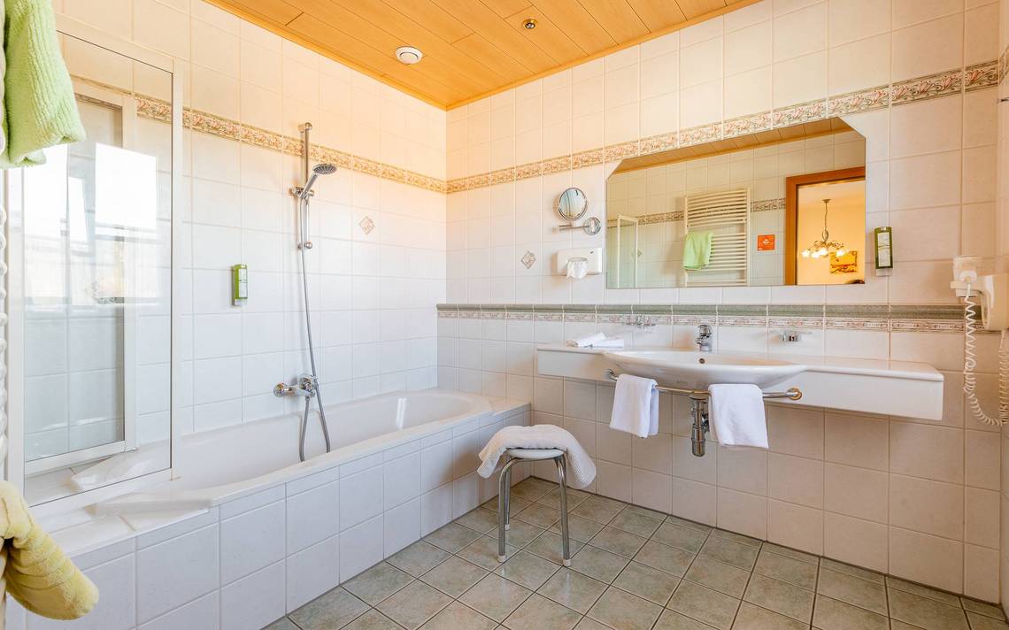 Badezimmer im Naturhotel Molzbachhof